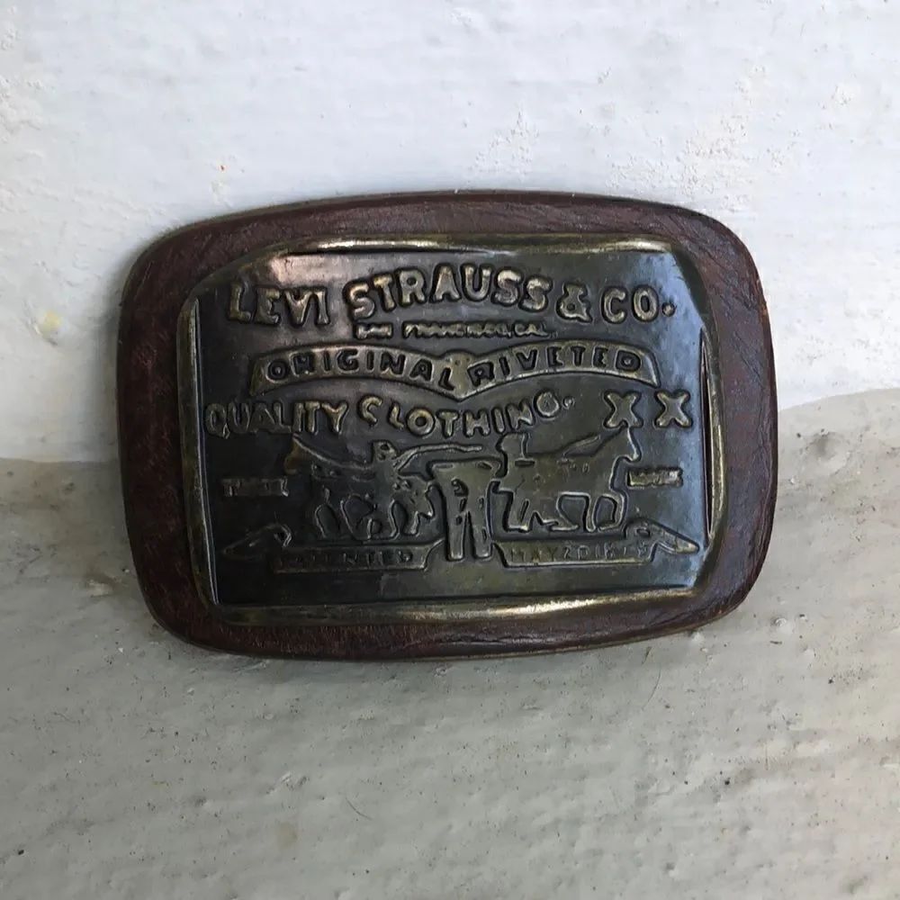 Levi’s  brass  buckle